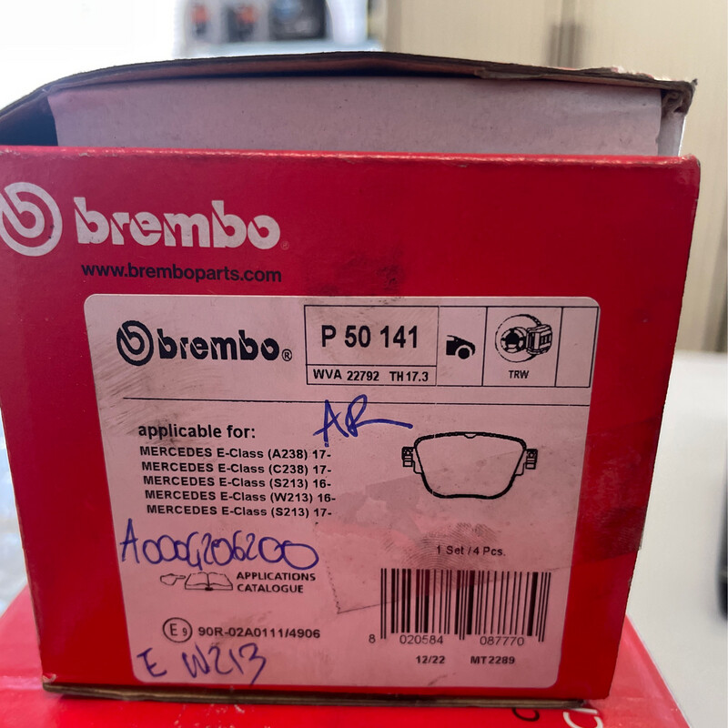 Plaquettes de freins AR W213 Brembo