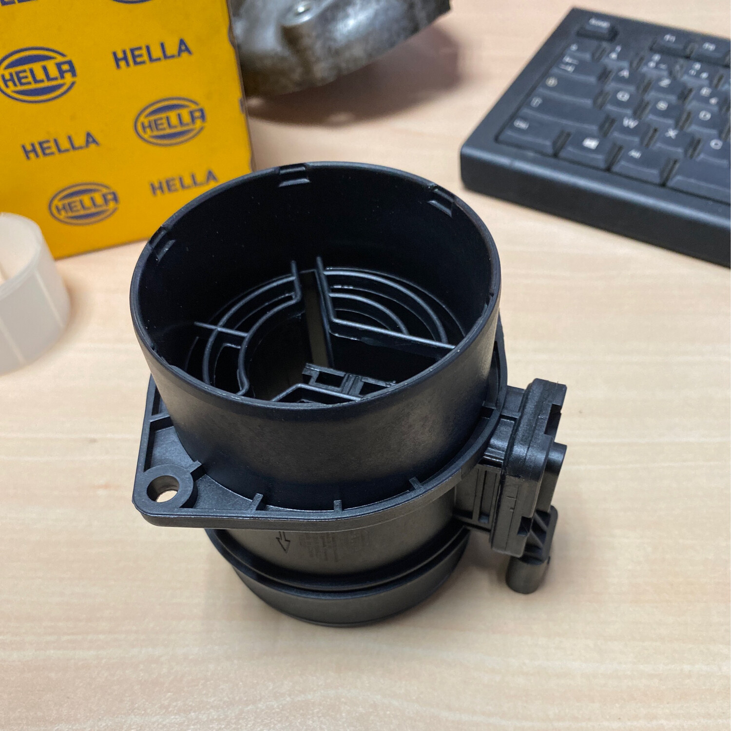 HELLA débitmètre de masse d’air