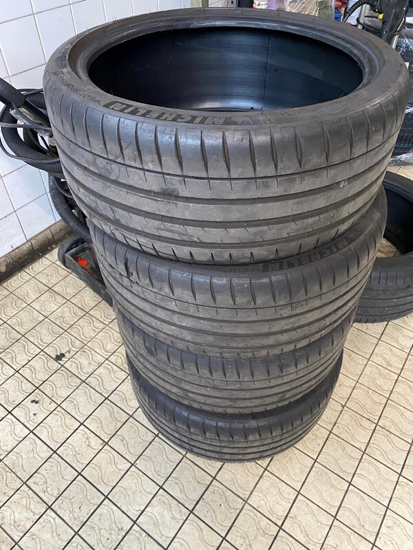Lot 4x pneus 235/35 r19 Michelin pilot sport S4 OCCASION