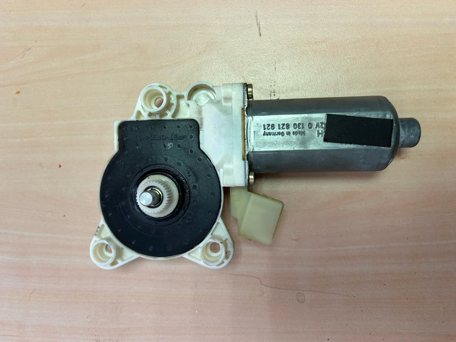 Moteur Avg lève vitre clk 209