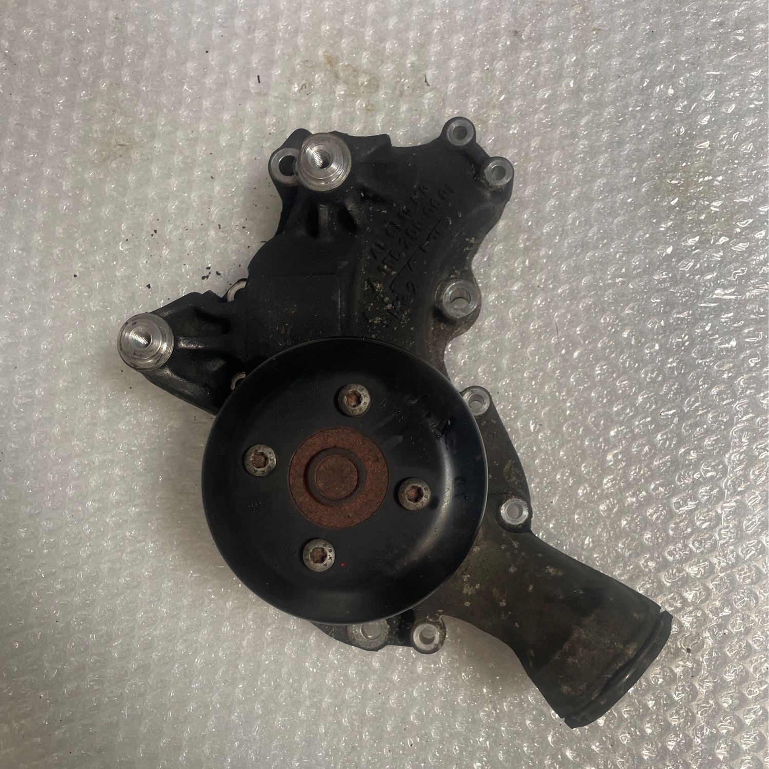 Pompe à eau A1562000601