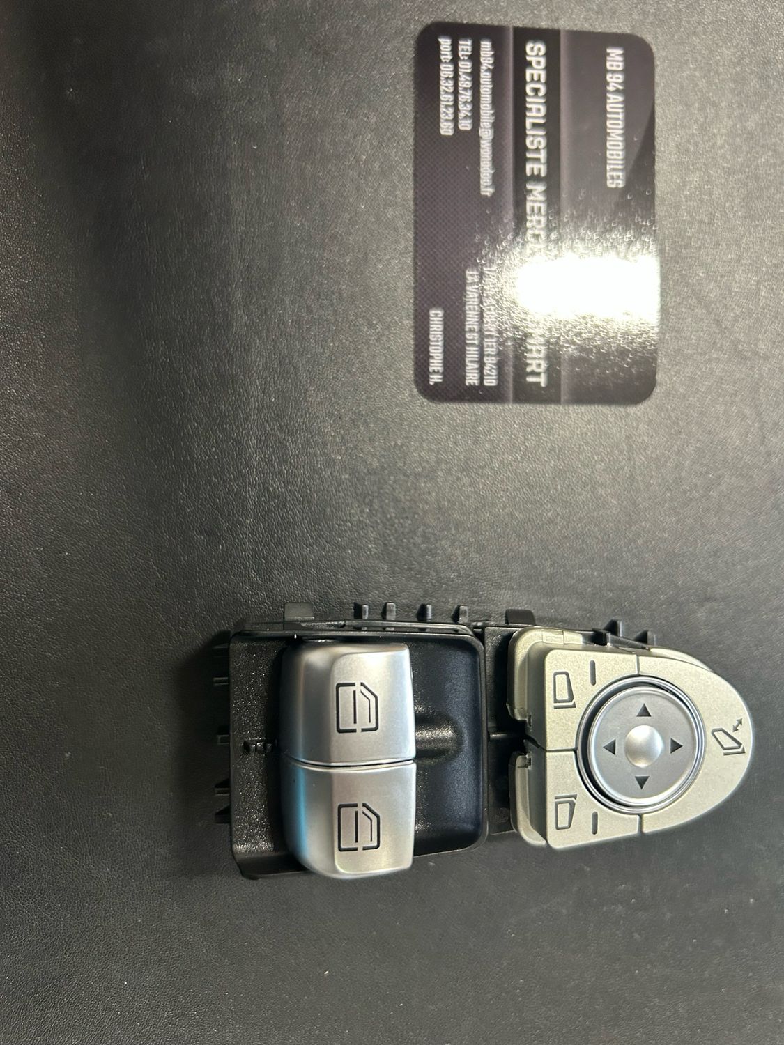 Bouton lève vitre avg ref A2059051513 Classe c w205