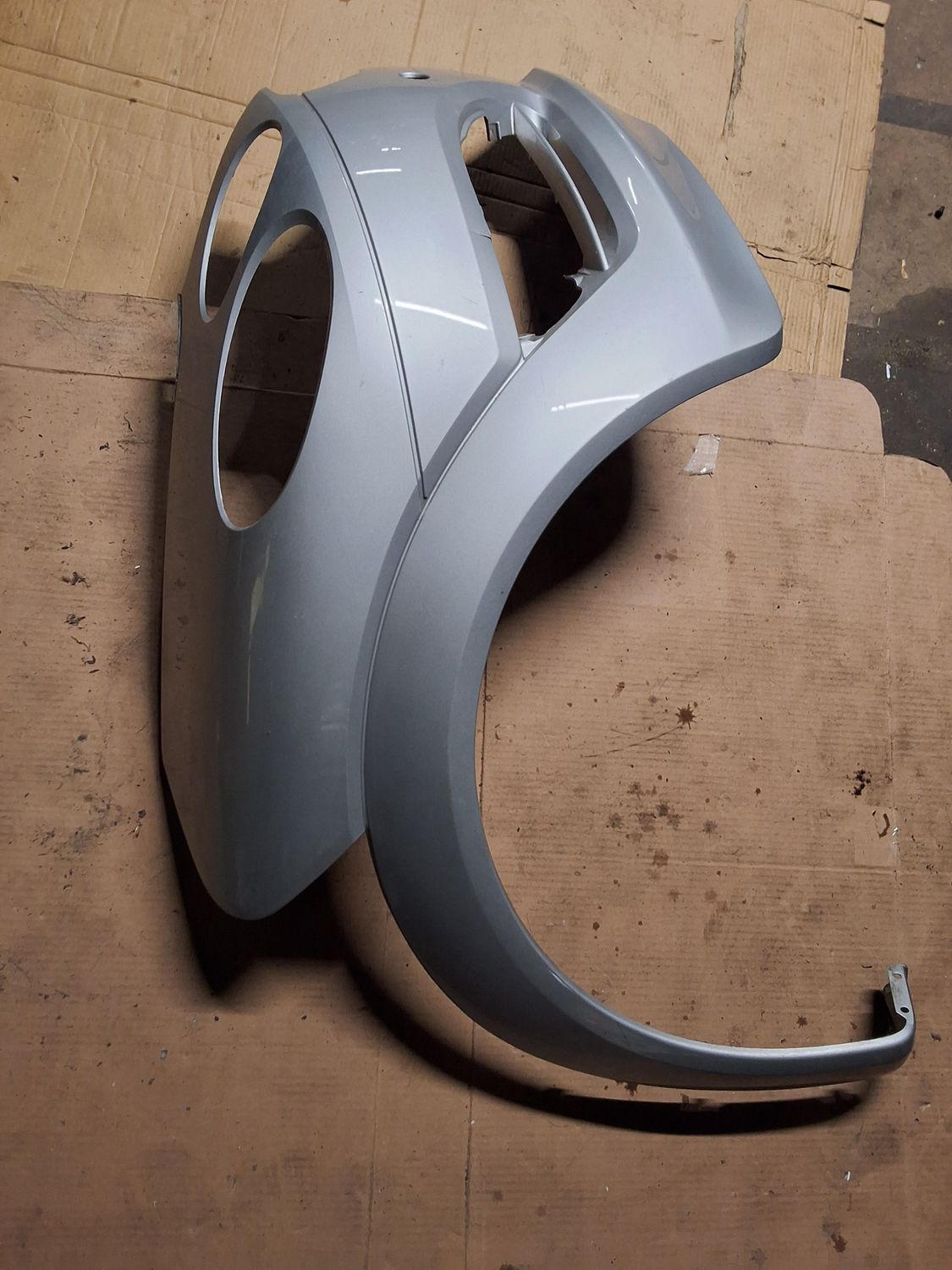 Aile avant droite gris w454