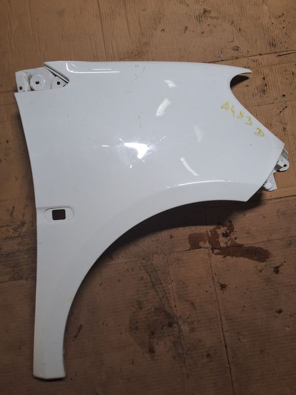 Aile avant droit blanc w453 