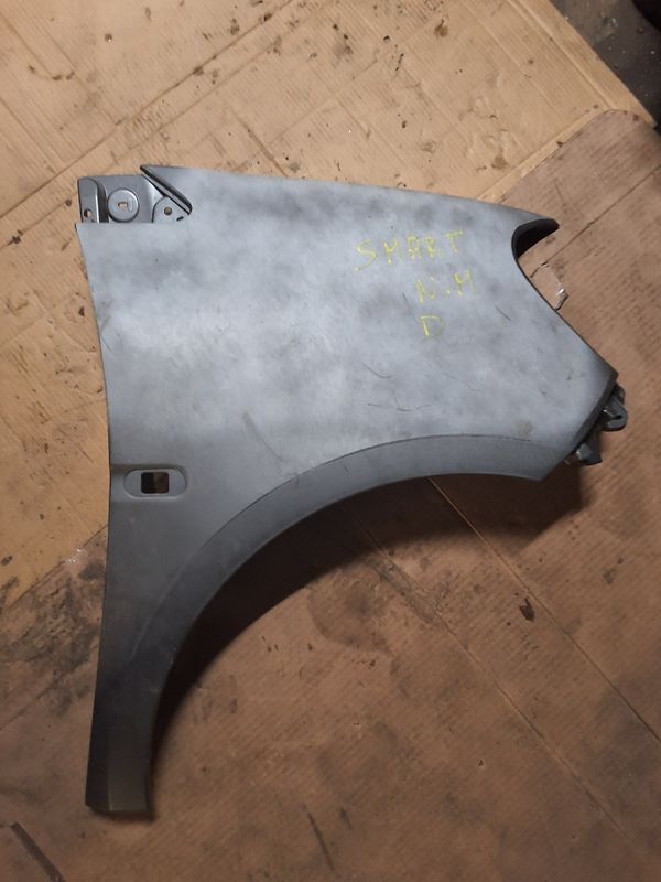 Aile avant droit w453 a repeindre 