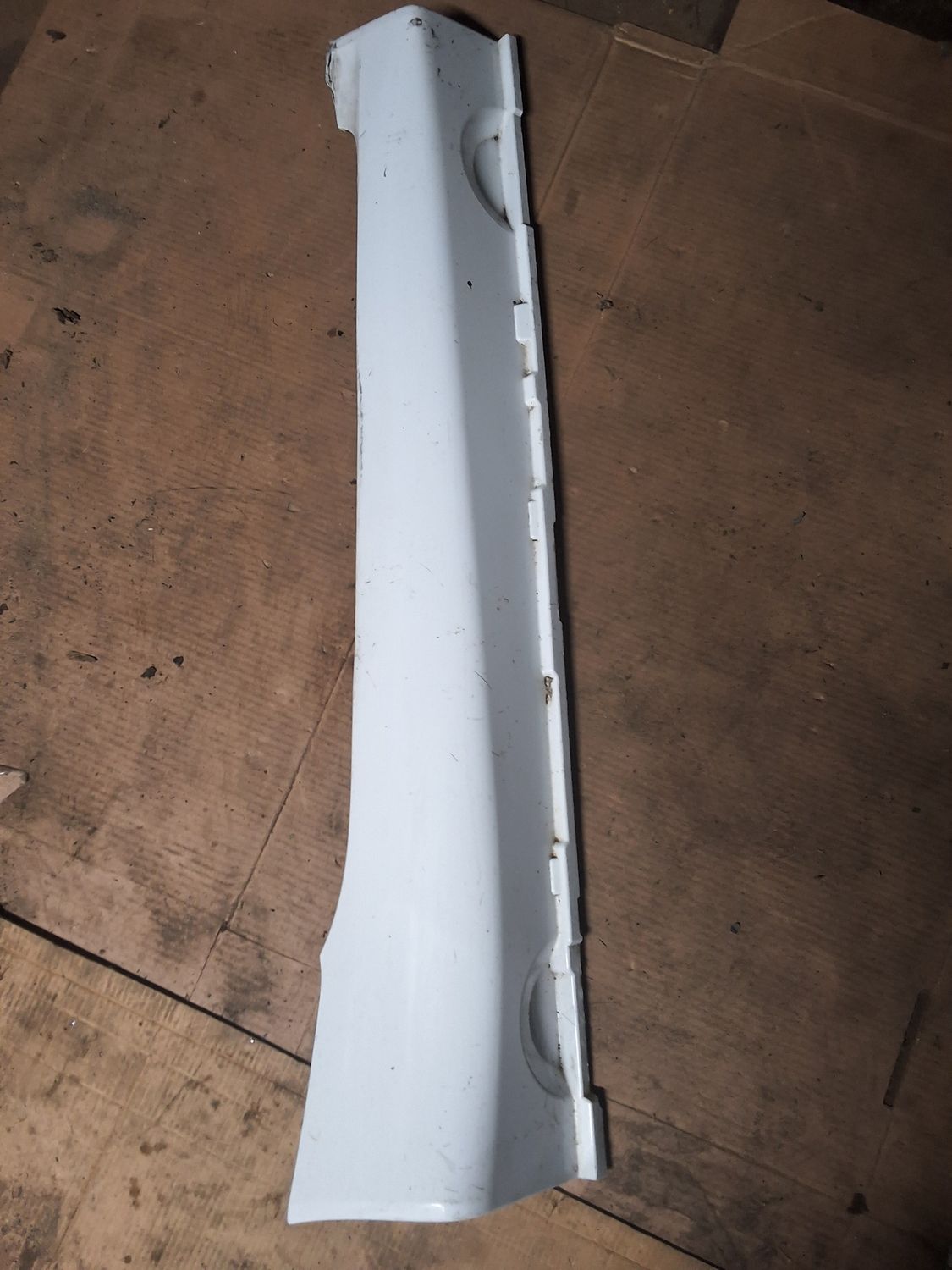 Bas de caisse W451 droit blanc abîmé 