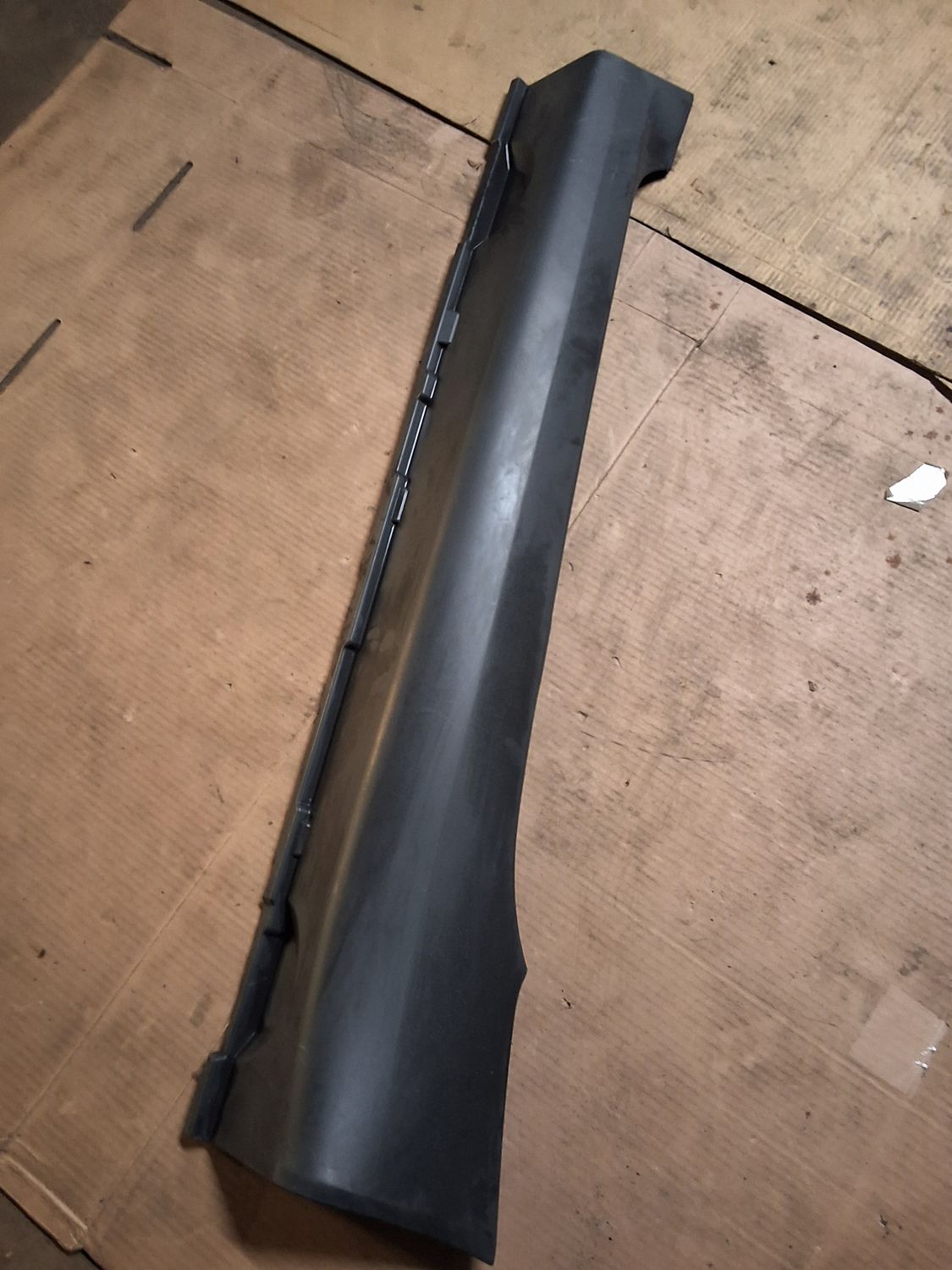 Bas de caisse gauche noir mat W451 