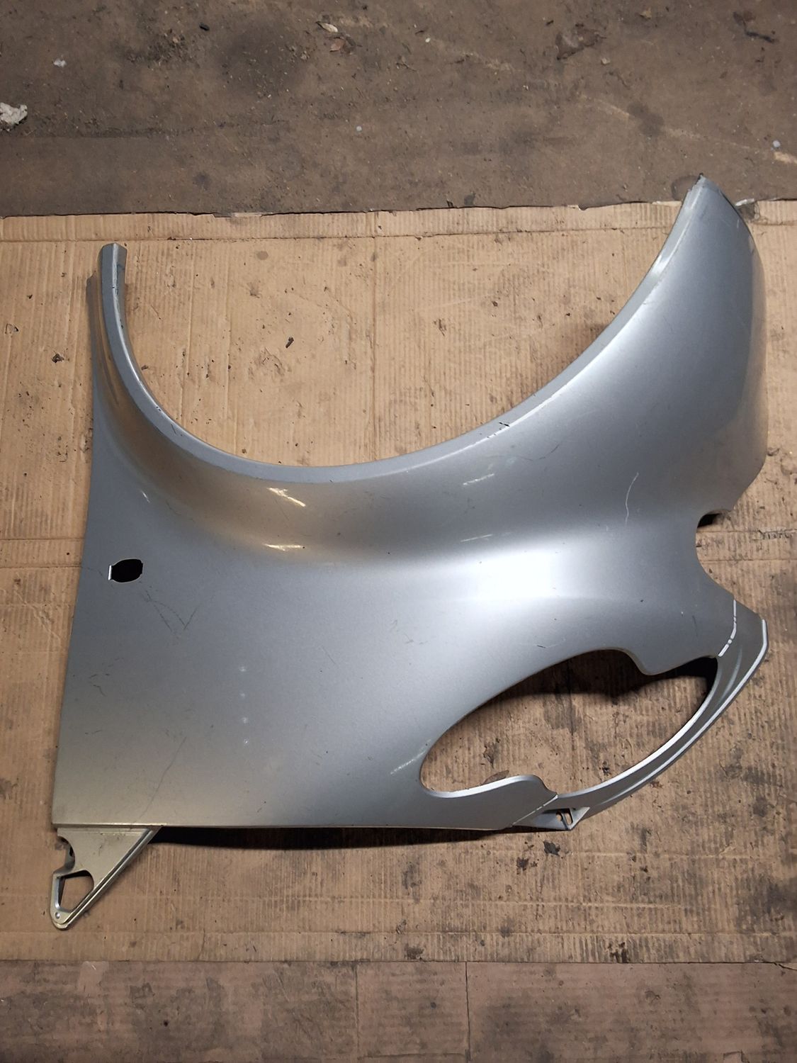 Aile avant gauche w450 gris 