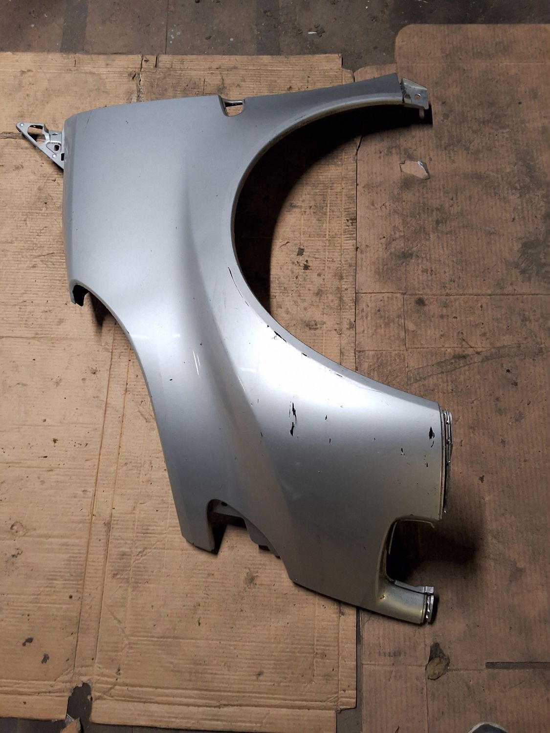 Aile avant gauche w450 gris 