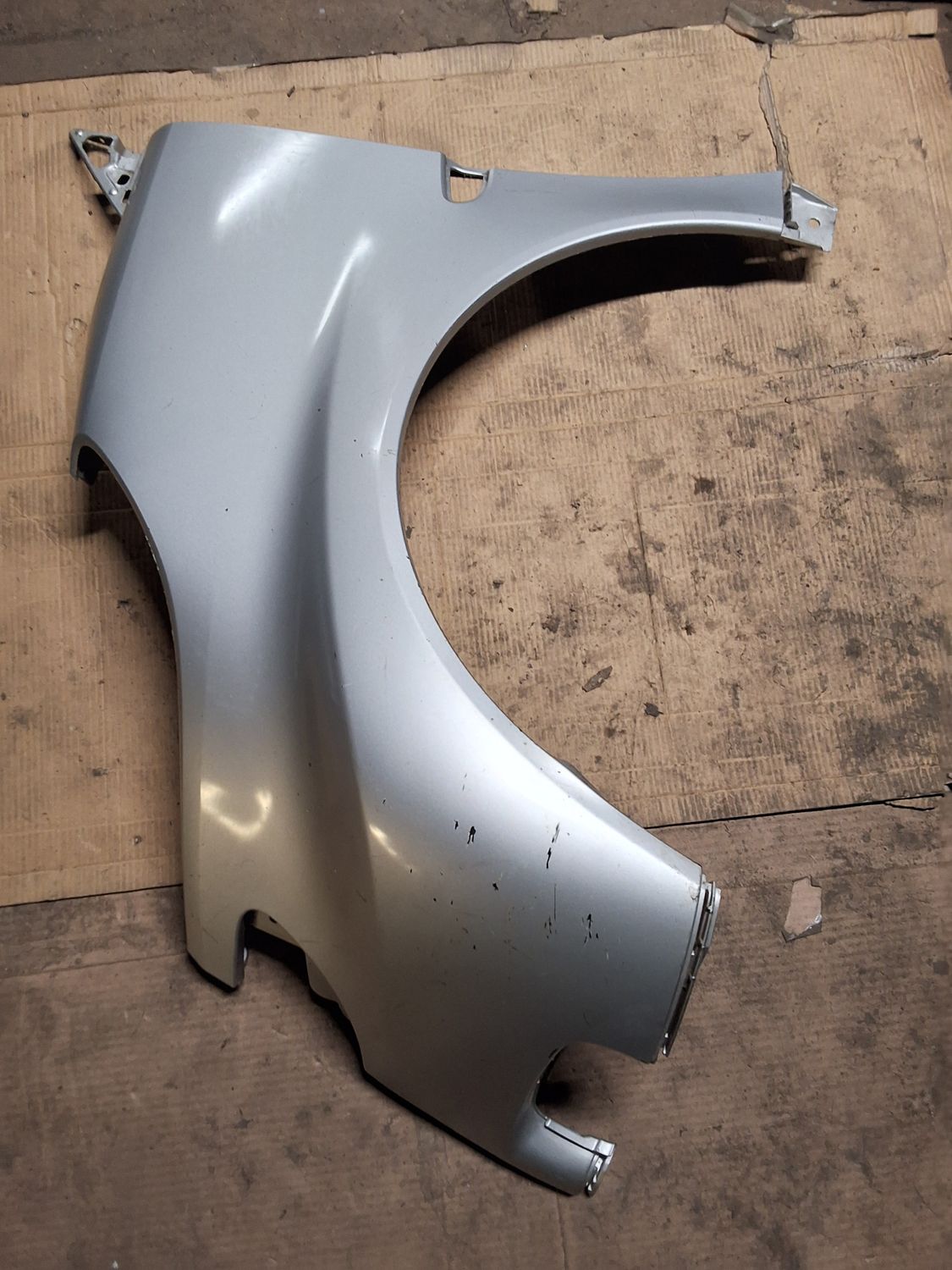 Aile avant gauche w450 gris 