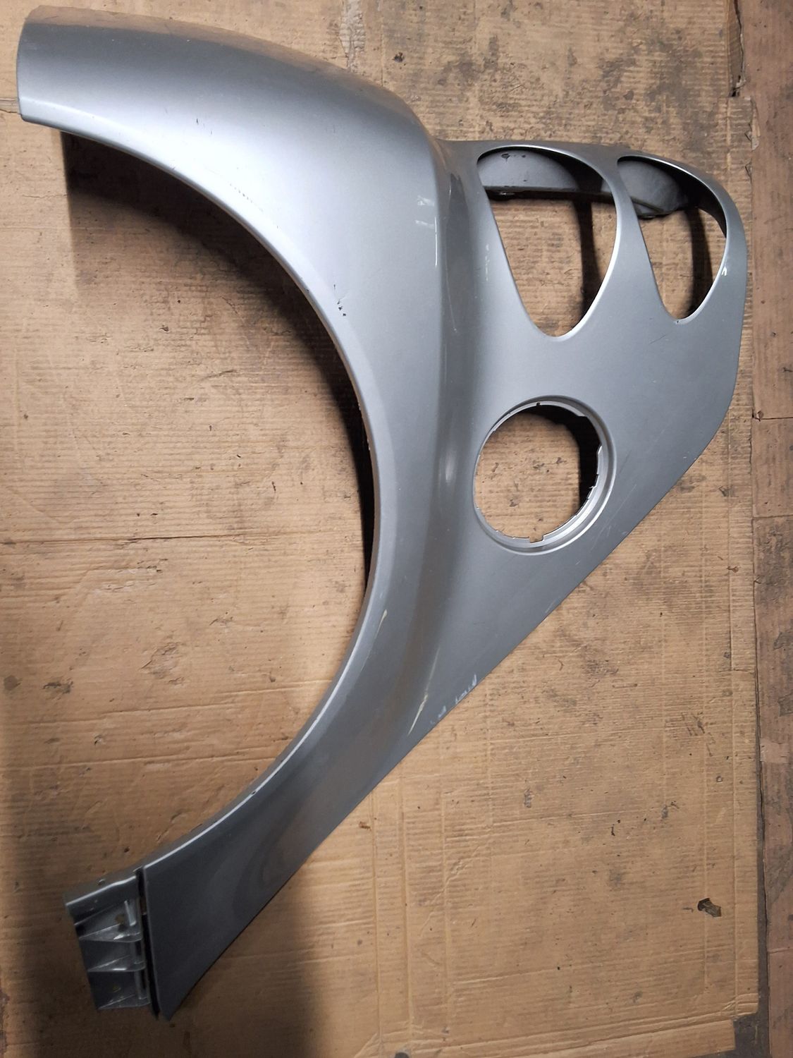 Aile arrière droit W451 gris 