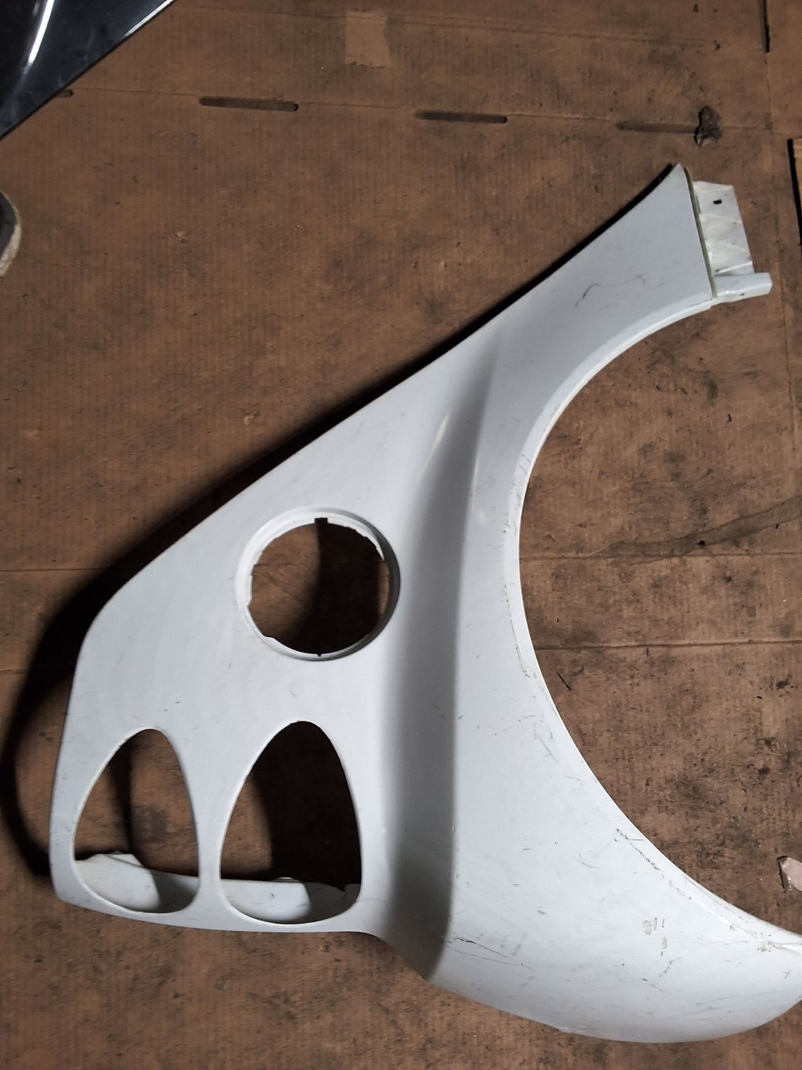 Aile arrière droit blanc rayures W451 