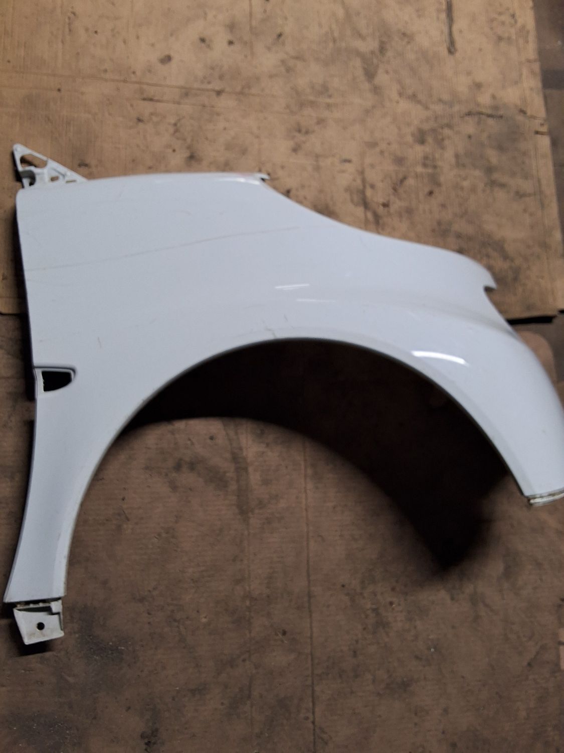 Aile avant droit w450 blanc rayures 