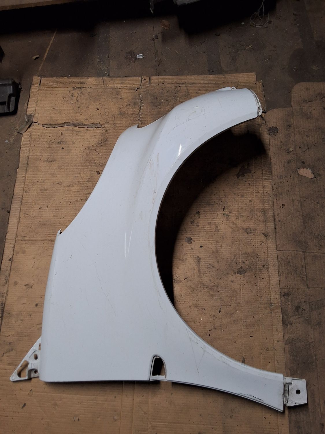 Aile avant droit w450 blanc rayures 