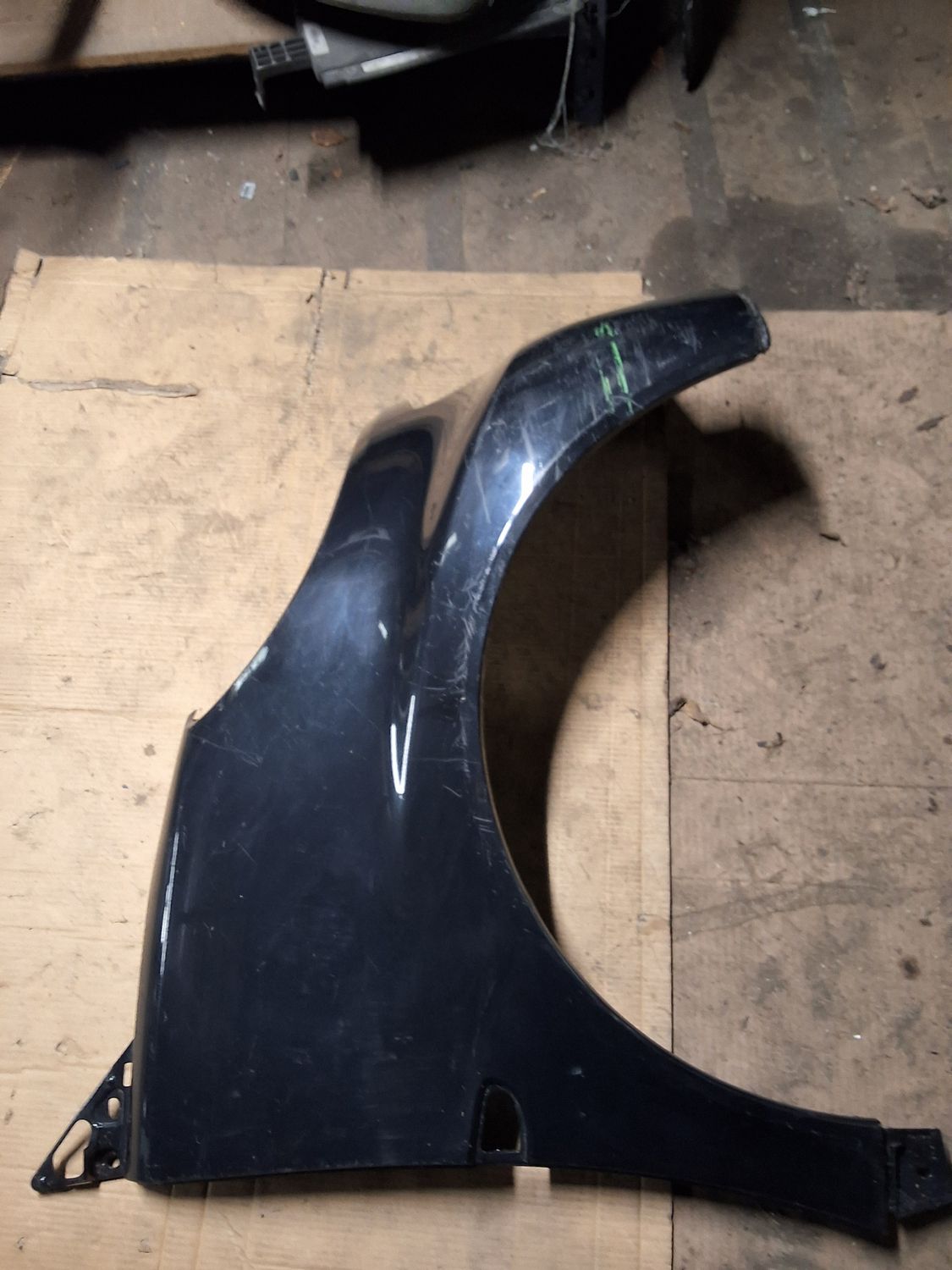 Aile avant droit w450 noir rayures 