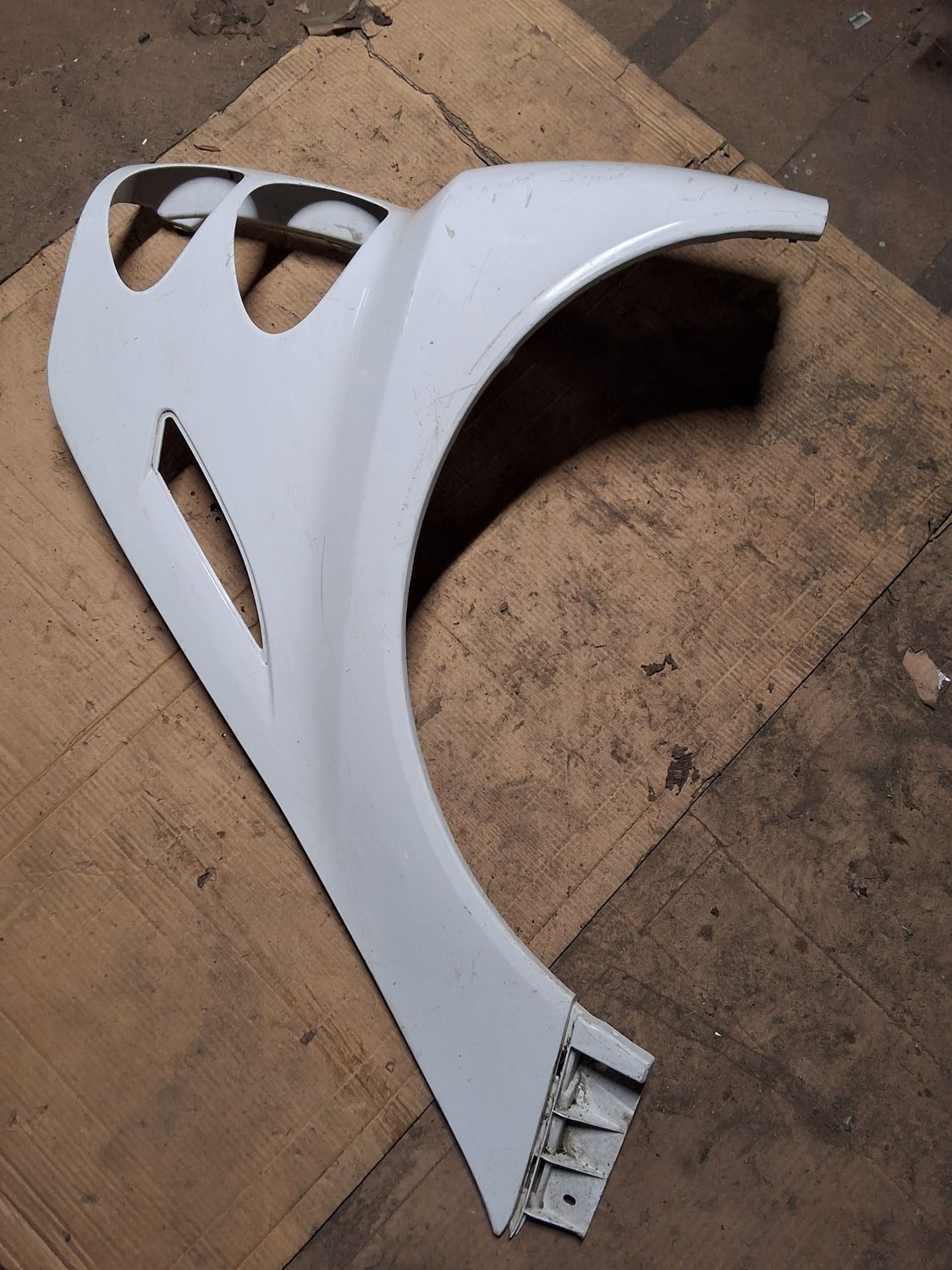 Aile arrière gauche W451 blanc rayures 