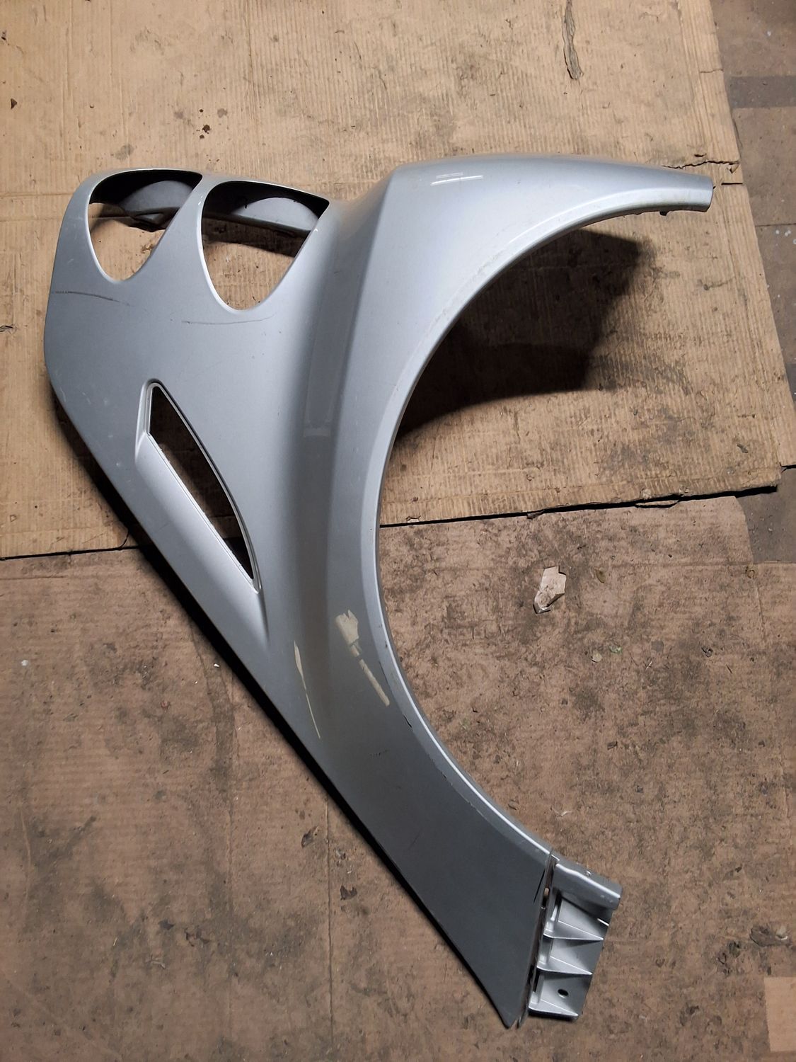 Aile arrière gauche W451 gris rayures 