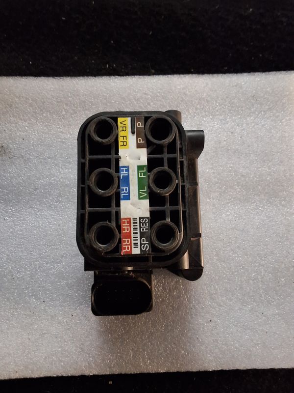 Bloc de soupape AIRMATIC 