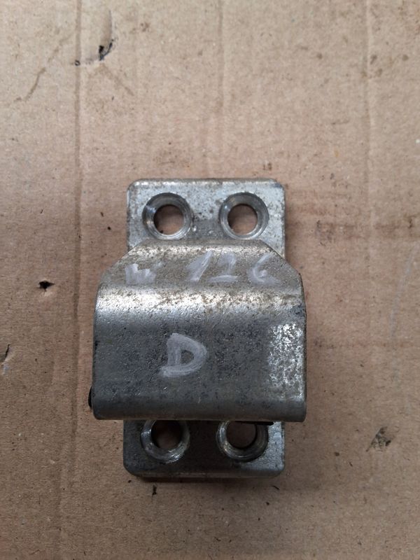 Gache de porte arrière droit w126 