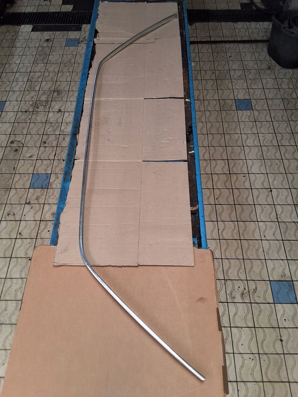Baguette de gouttière droit w126 