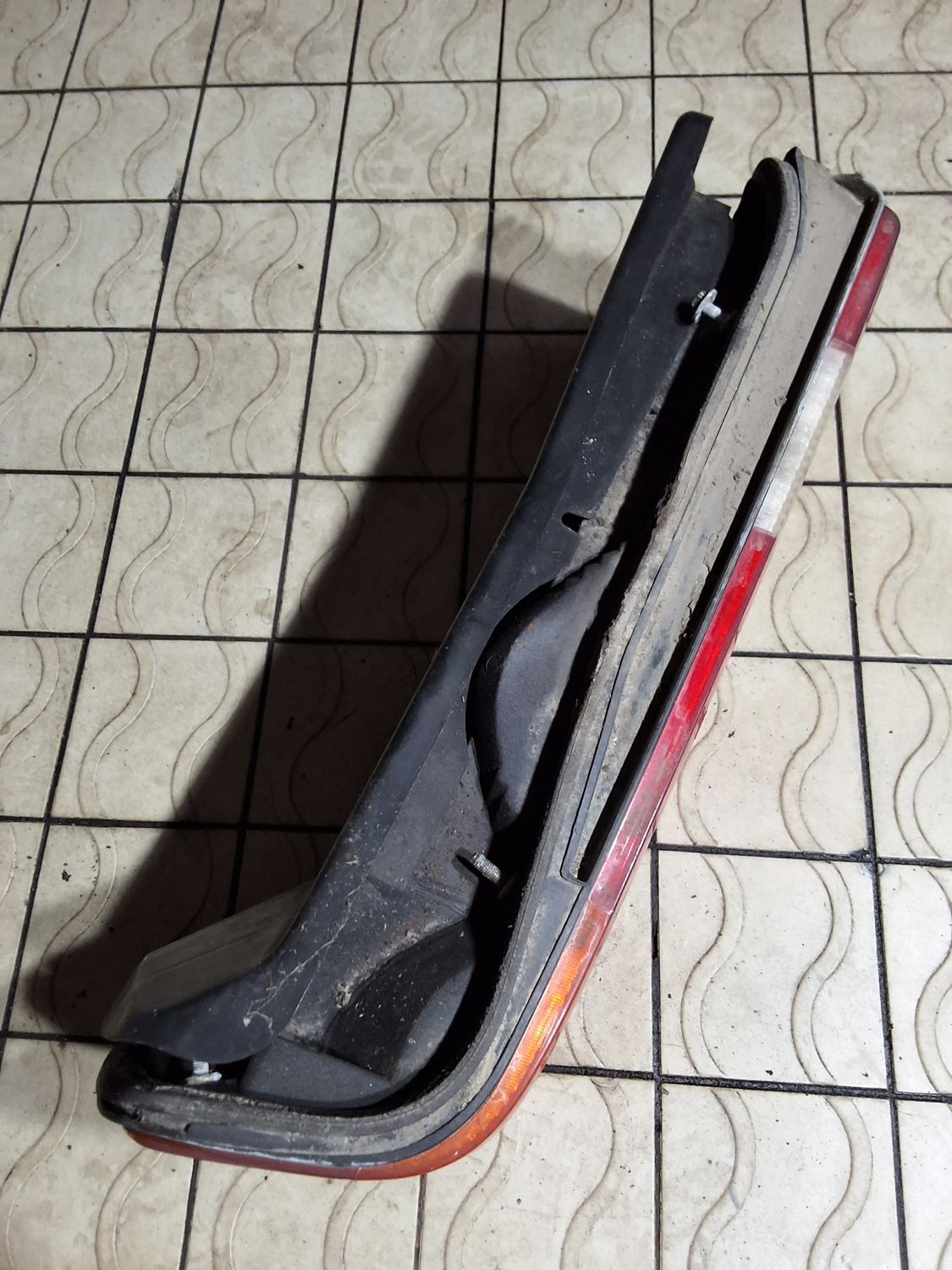 Feu arrière gauche w126