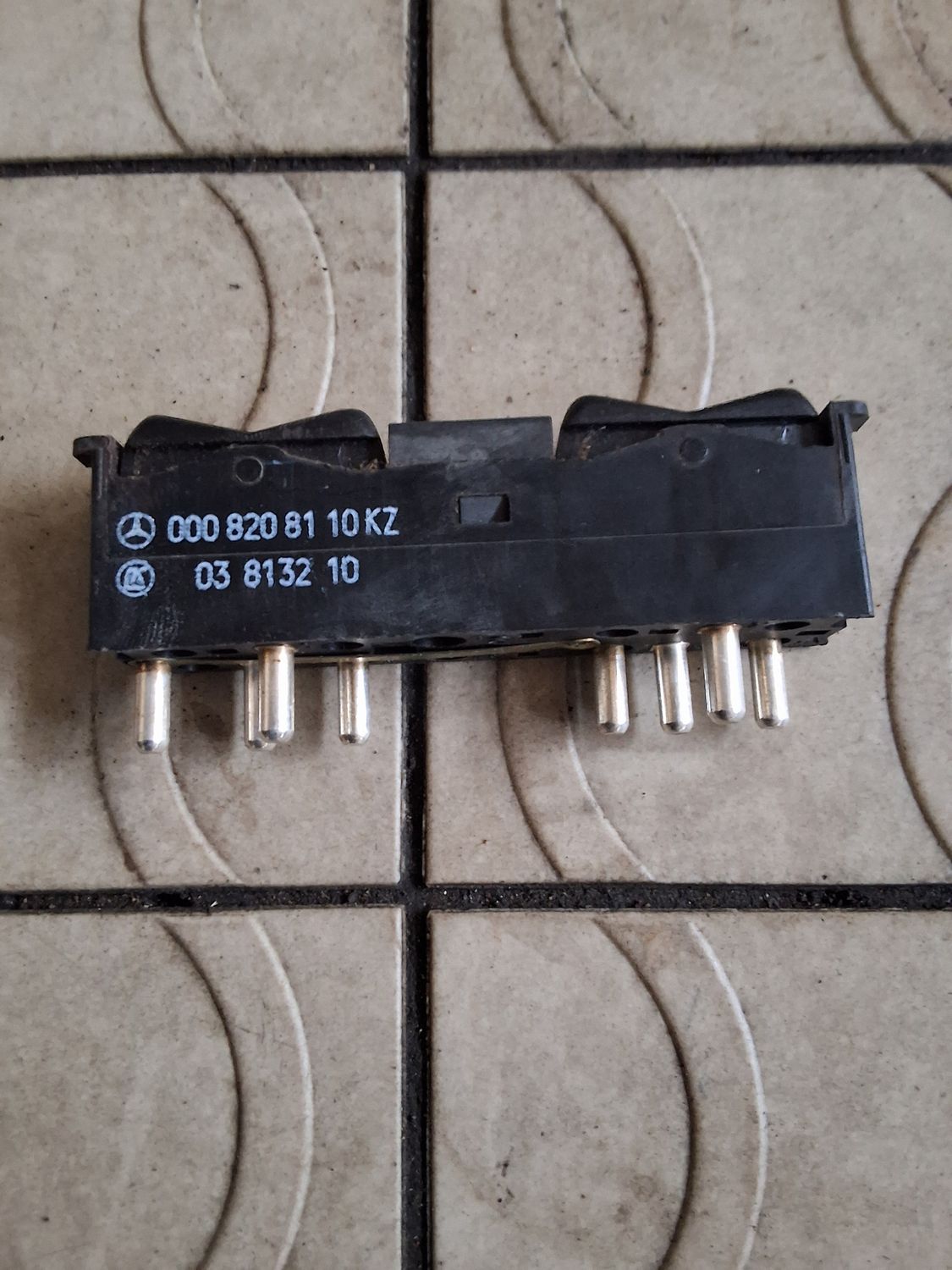 Interrupteur bouton de leve vitre w126 droit 