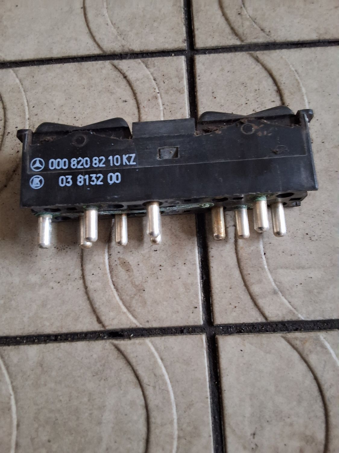 Interrupteur bouton de leve vitre w126 gauche 