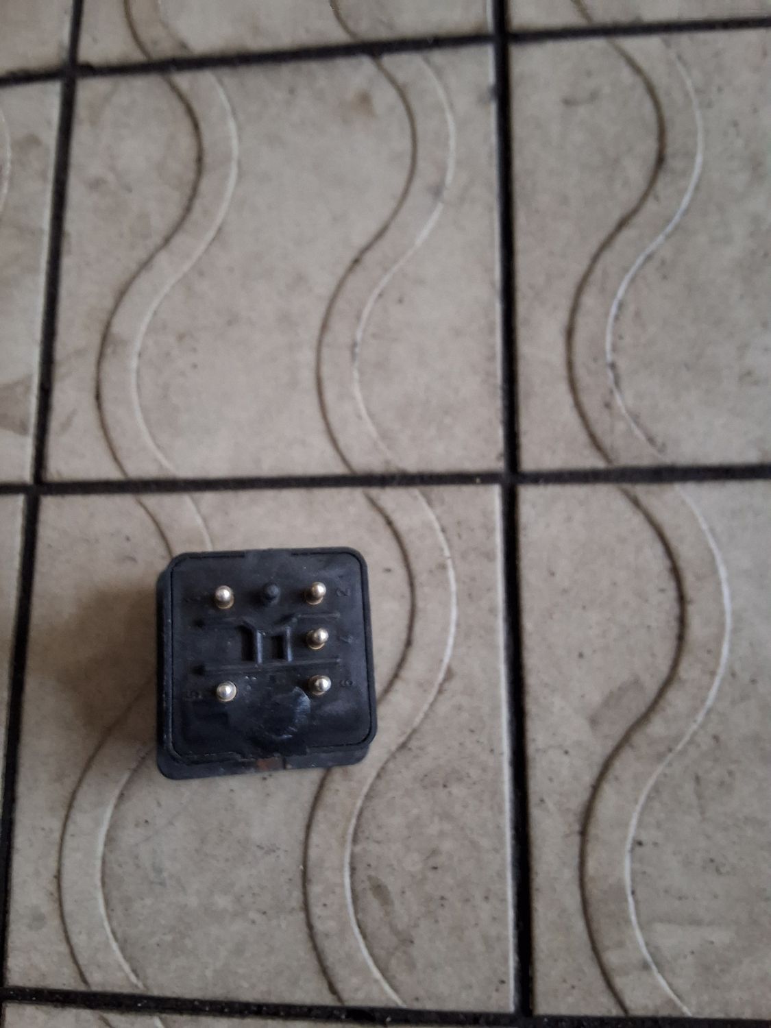 Interrupteur de rétroviseur droit w126 280se 