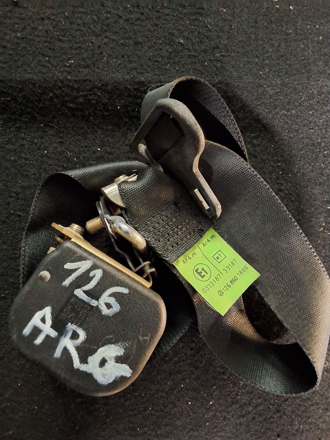 Ceinture arrière gauche w126 280se 