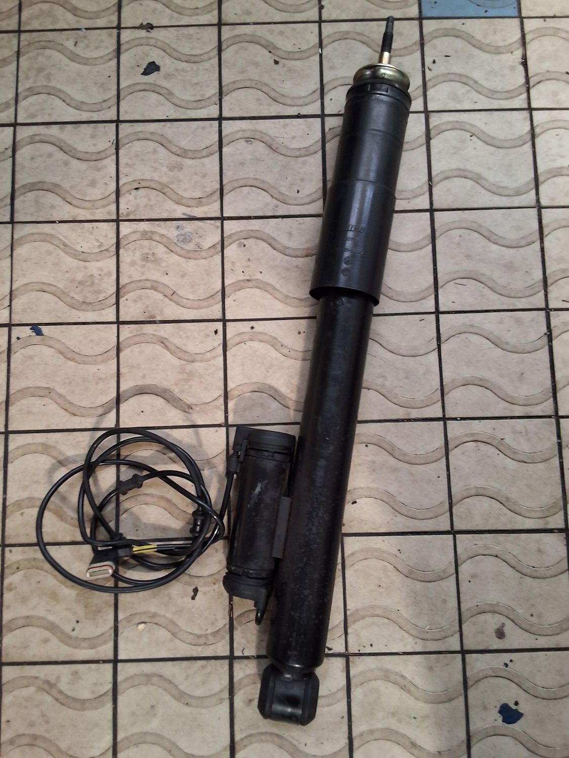 Amortisseur arrière de cls w219 