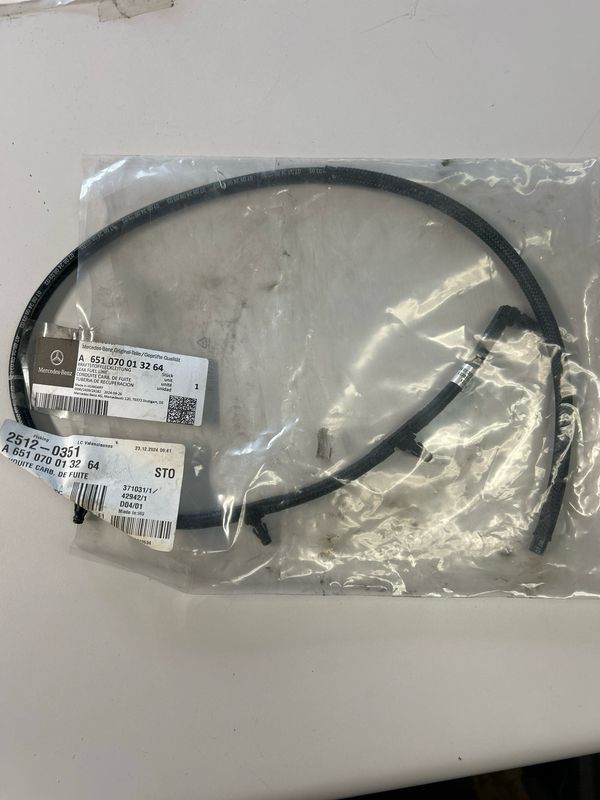 Conduit carburant retour injecteur ref A651070013264 m651