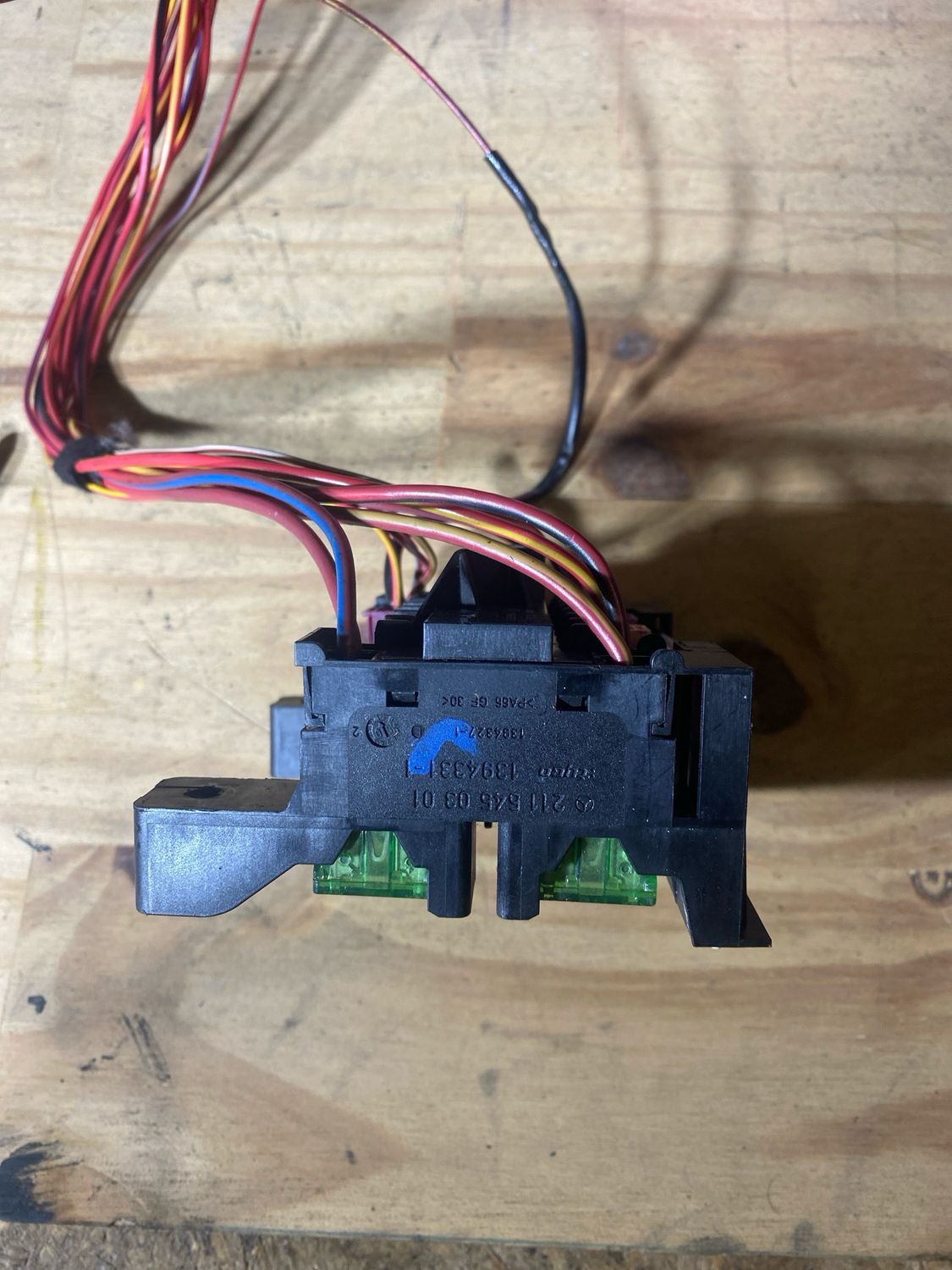 Boîte à fusible w211 (2115450301) -n’10