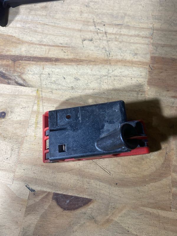 Poignée de ouverture de capot w211 -n’11