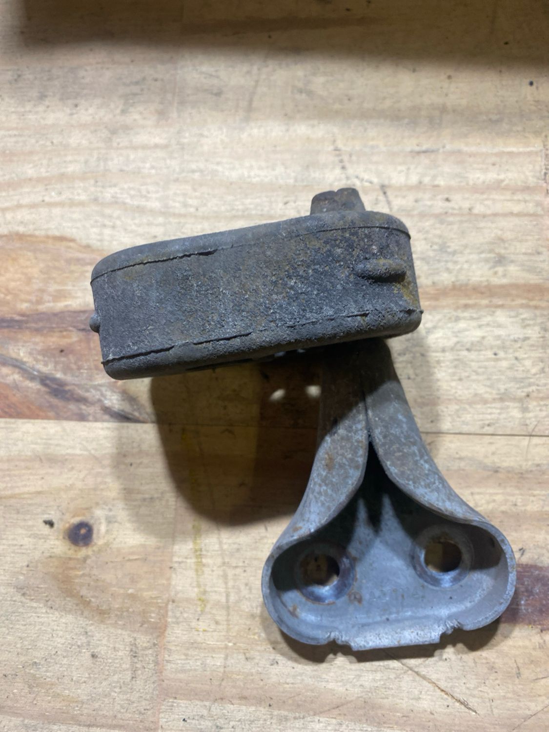 Support crochet de silencieux d échappement (W2111141) -n’13