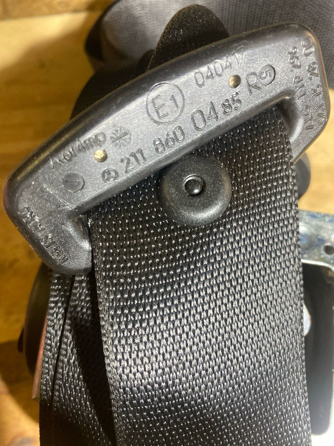 Ceinture arrière droit w211 (2118600485)n’18