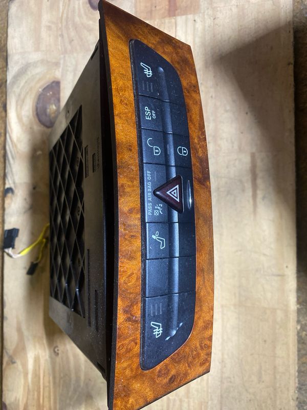 Boîte compartiment de rangement w211 (A2116800552)n’20