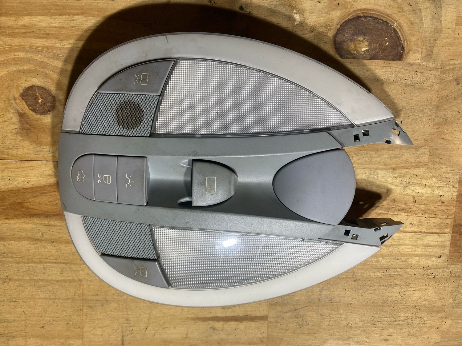 Plafonnier w211 (A2118206201/7D43 N’1