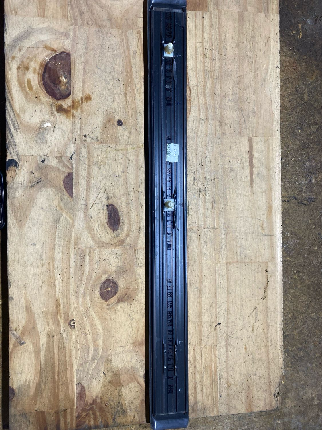 Seuil avant gauche w211—(A2116801335)N’23