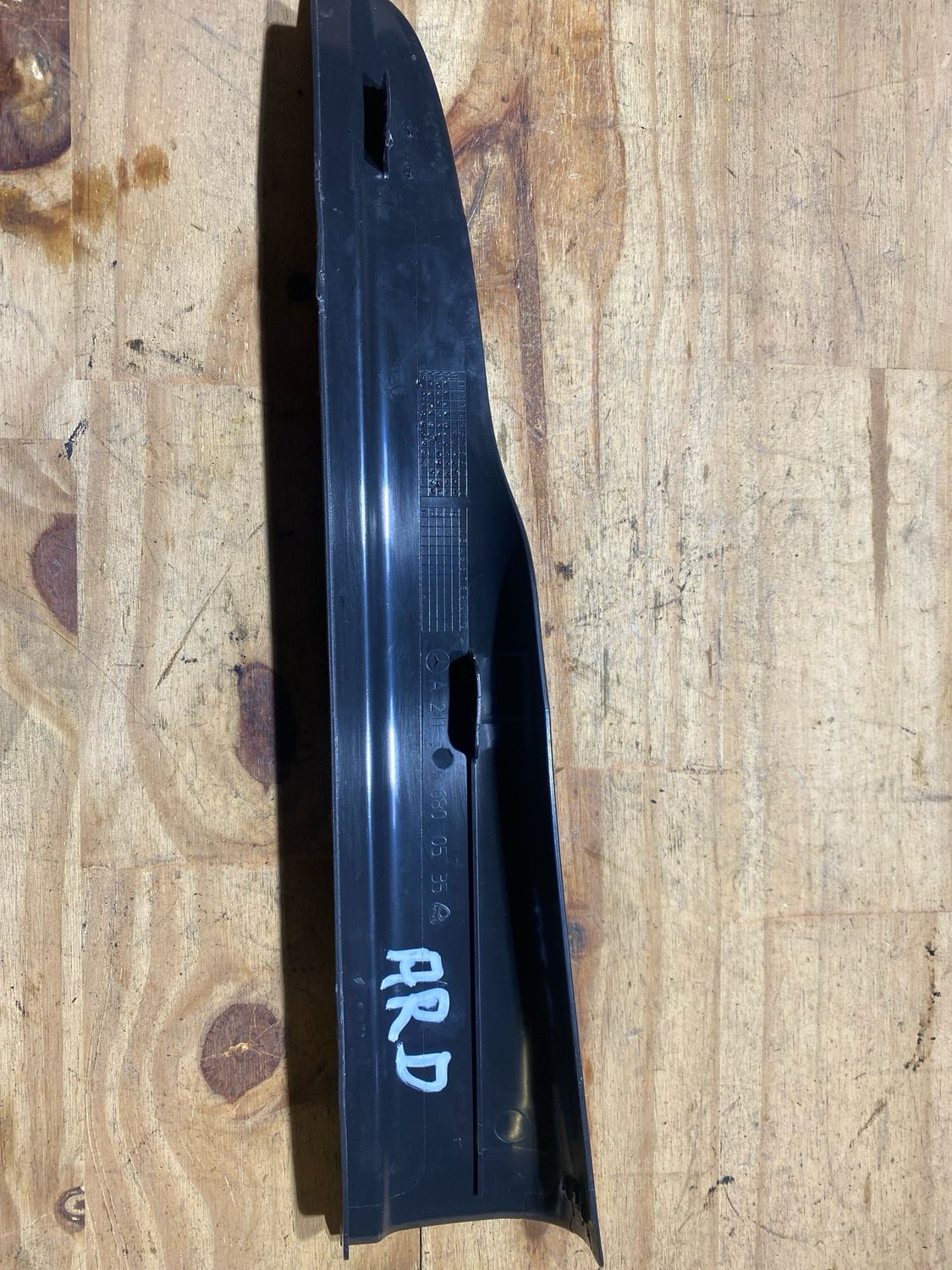 Garniture de marche pieds arrière droit w211–(A2116800535)N’23