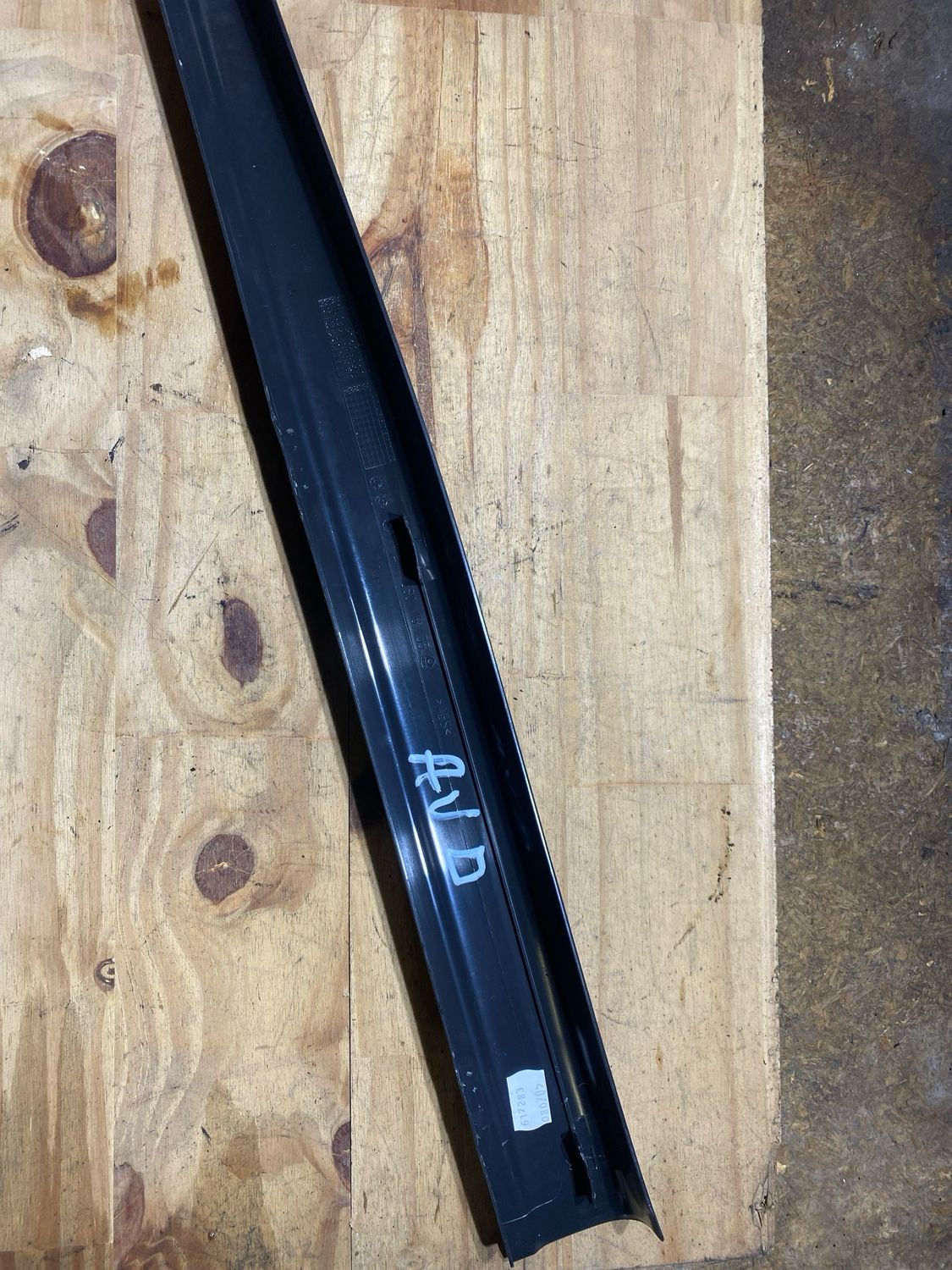 Garniture de marche pieds avant droit w211-(A2116801835)N’23