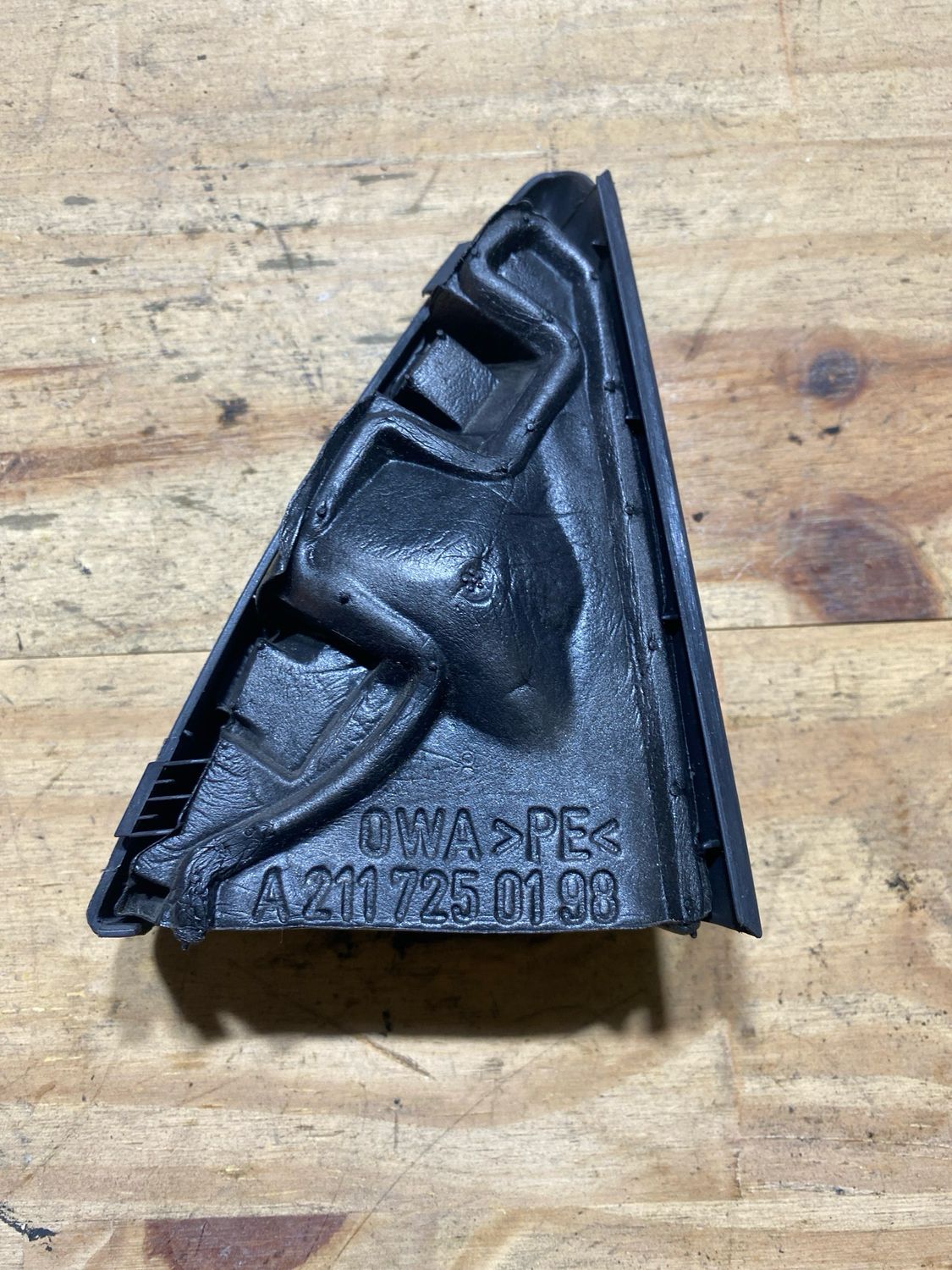 Grille couvercle de haut parleur avant gauche w211–(A2117250194)N’23