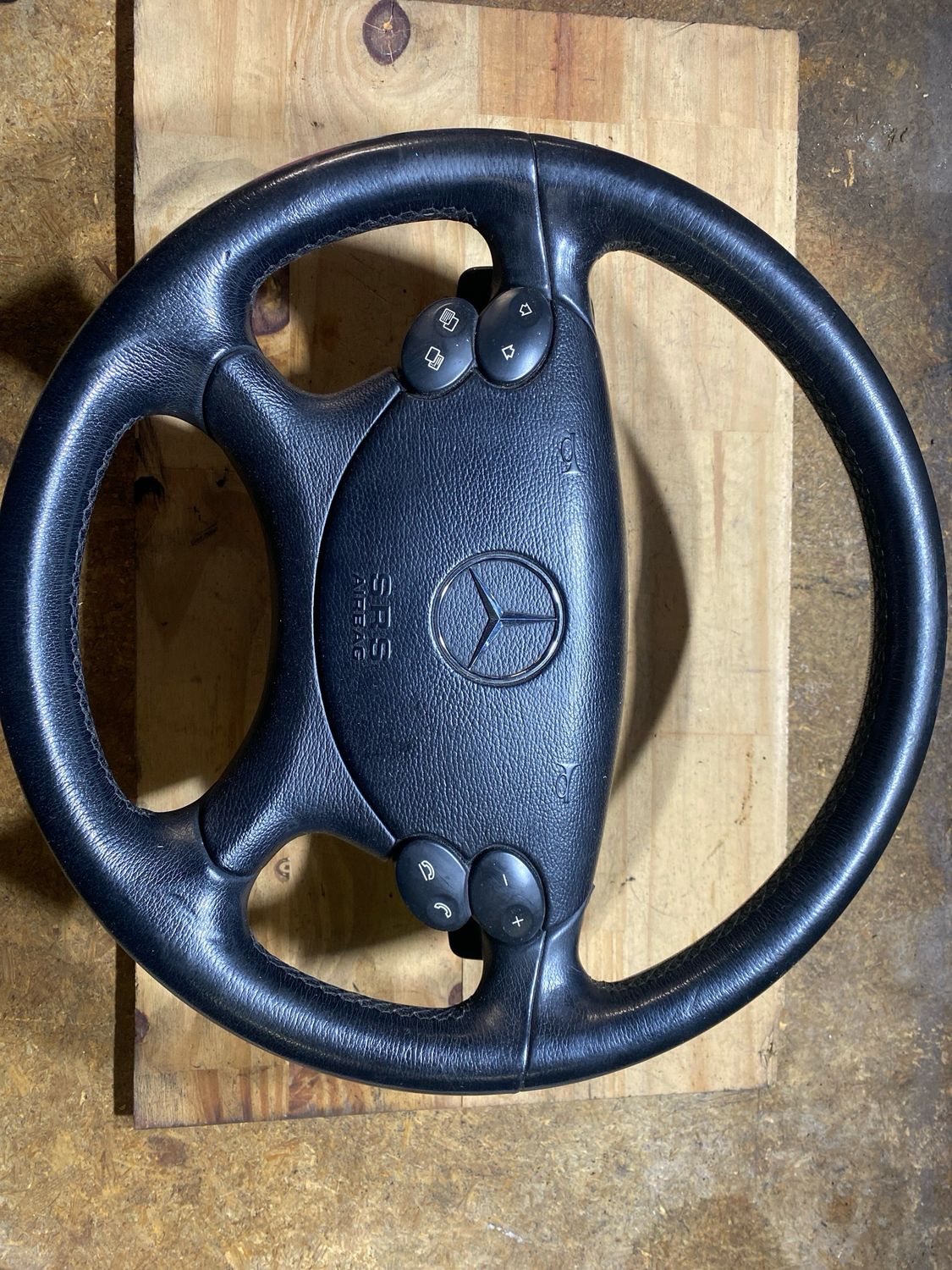 Volant cuir avec palettes de vitesse w211phase 2 —(A2194603203)N’24