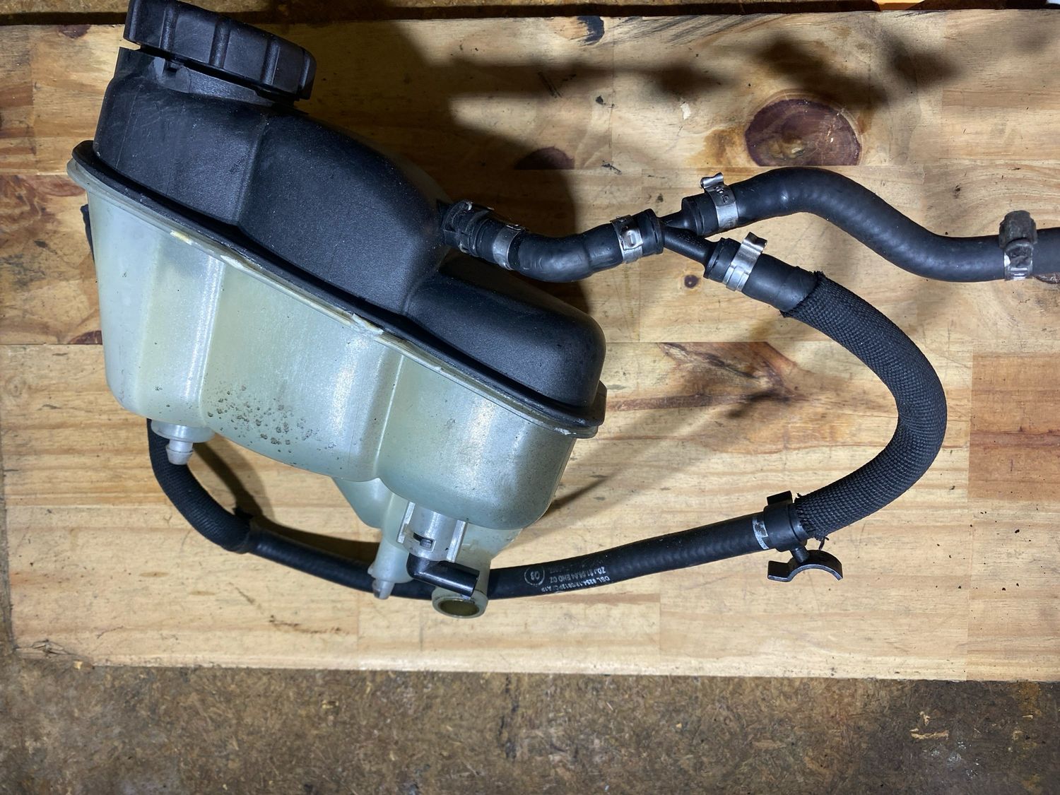 Bocal de liquide refroidissement avec sont tuyau w211–(2115000049)N’33