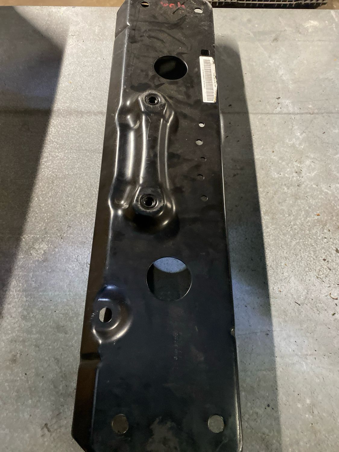 Traverse essieu avant A4513120201. N1