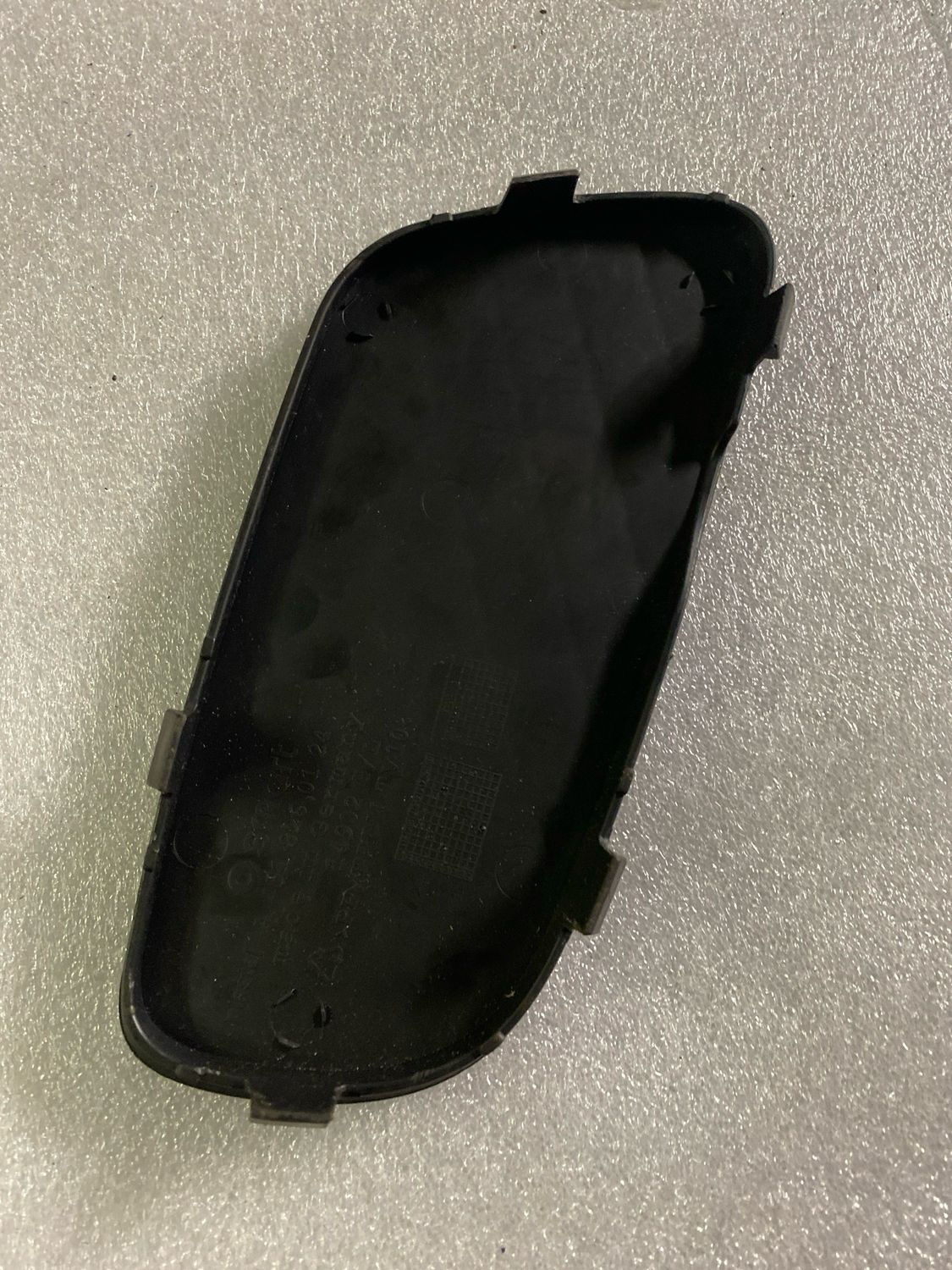 Cache antibrouillard avant gauche A4518260124