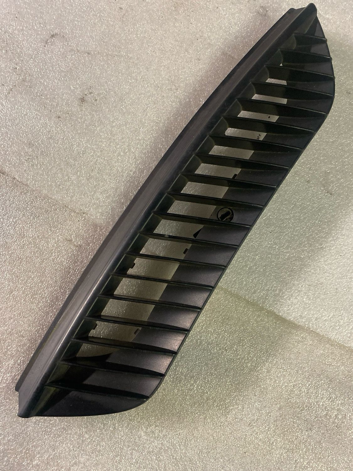 Grille baie de pare brise droite w450 0001696 noir