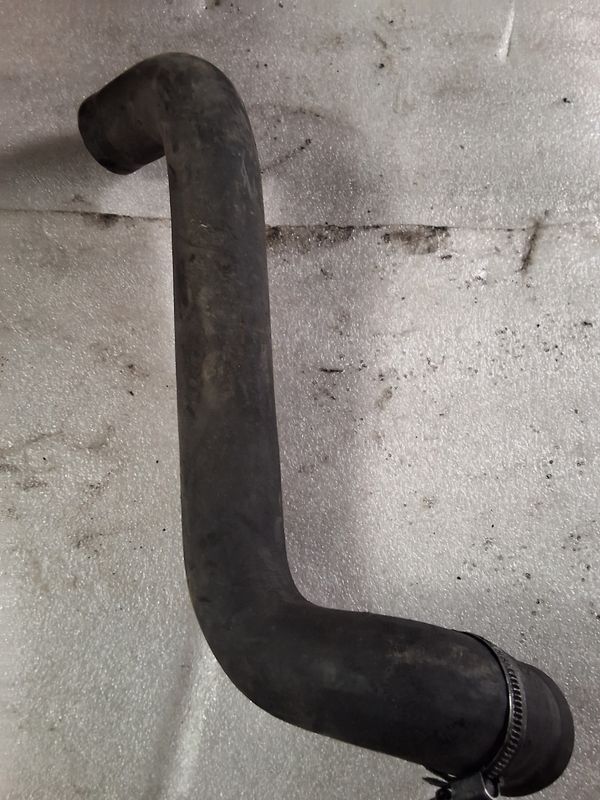 Durite de radiateur d eau ML 163 270 cdi  n4