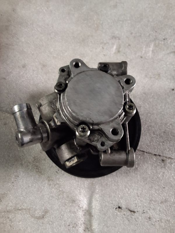 Pompe direction ML w163 cdi 270 n6