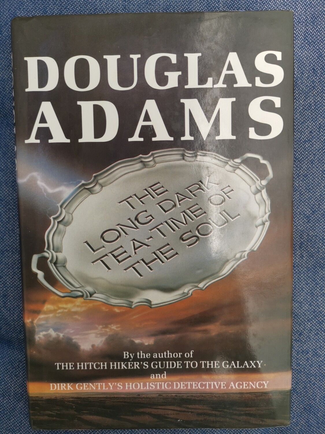 The long dark tea-time of the soul, Douglas Adams