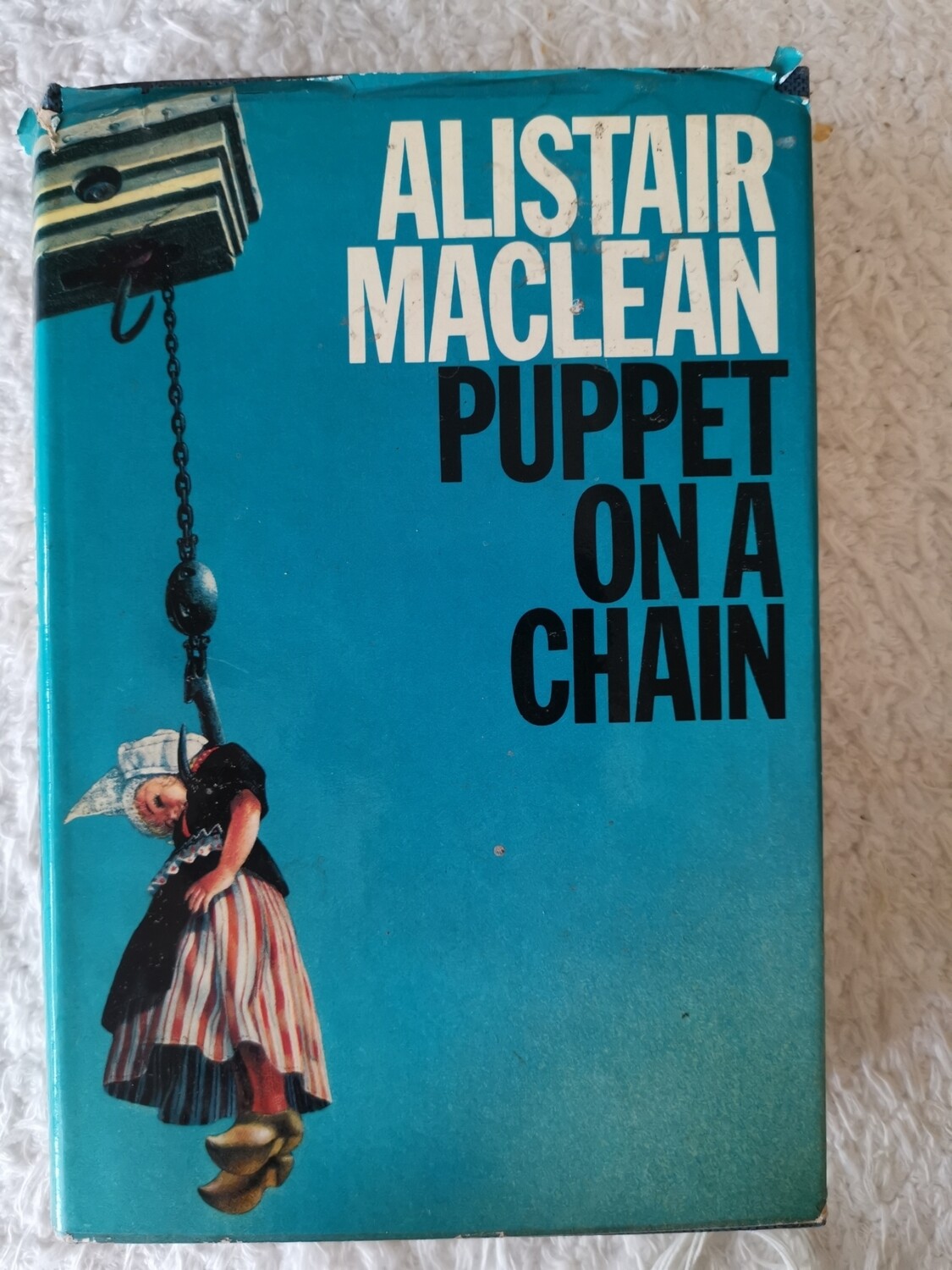 Puppet on a chain, Alistair Maclean